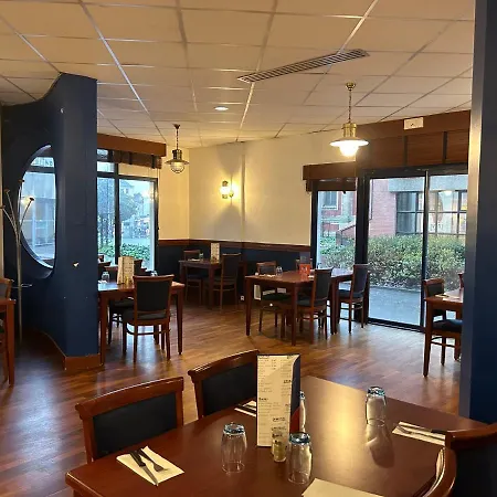 Centre 3* روان