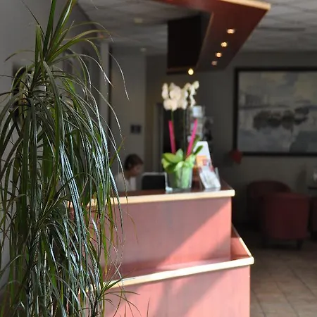 Centre Hotel 3*