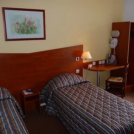 Centre Hotel 3*